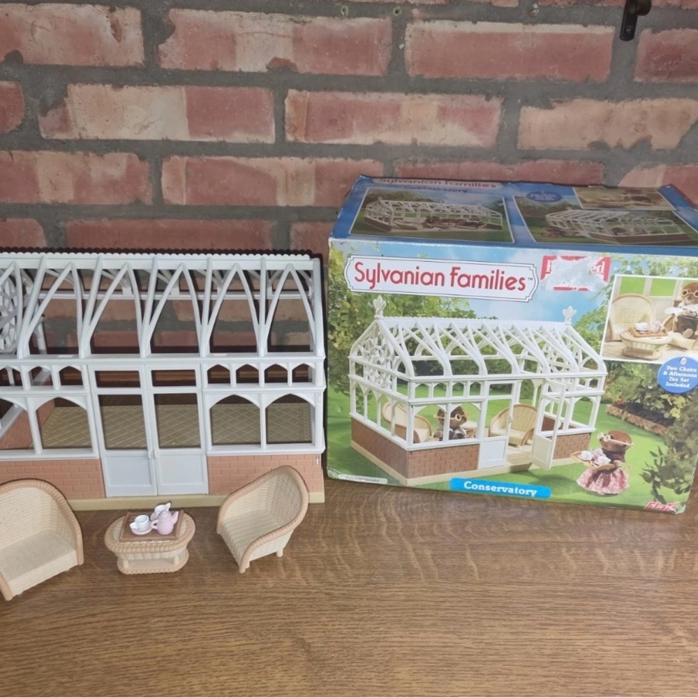 Sylvanian Families White & Tan Conservatory Playset - Sylvanian Families